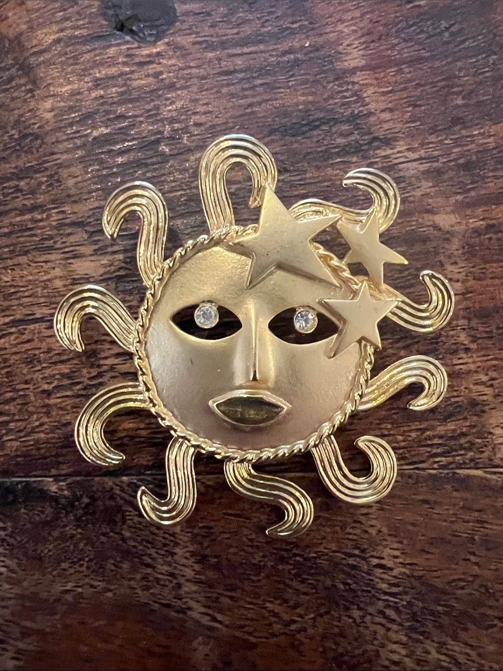 JJ Jonette vintage Gold Sun Face Brooch with Star Accents